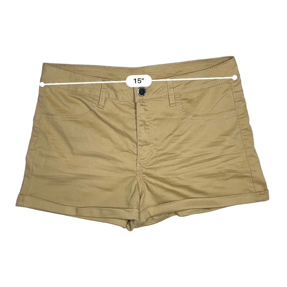Tan shorts - Picture 7 of 8